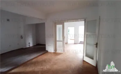 Apartament 3 camere de vanzare, zona Armeneasca - foto 3