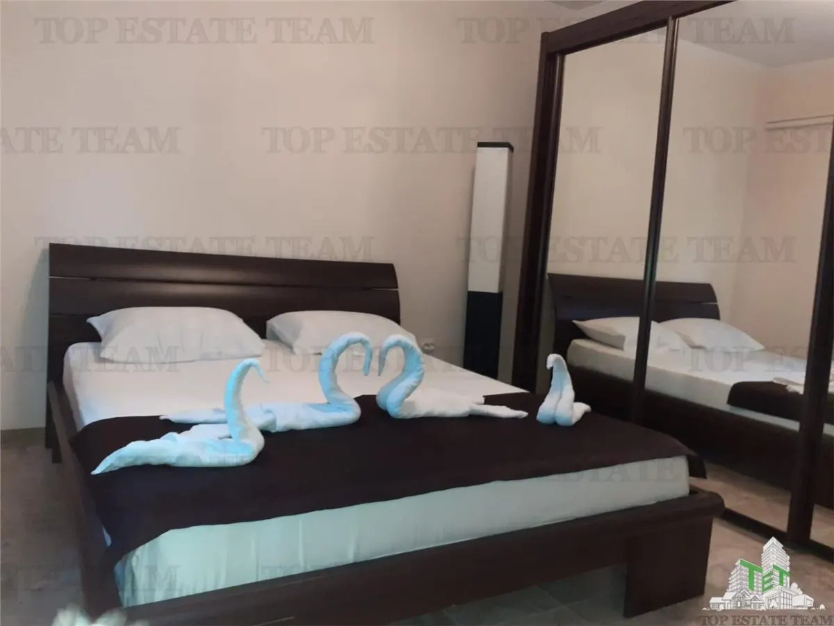 Vila moderna + casa renovata cu 2 apartamente si teren generos  -  Palazu Mare , Constanta - foto 19
