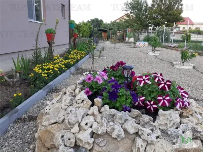 Vila moderna + casa renovata cu 2 apartamente si teren generos  -  Palazu Mare , Constanta - foto 25