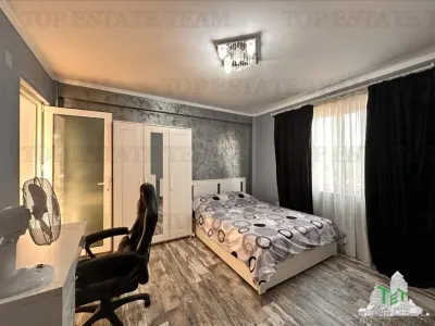 Vila moderna + casa renovata cu 2 apartamente si teren generos  -  Palazu Mare , Constanta - foto 4
