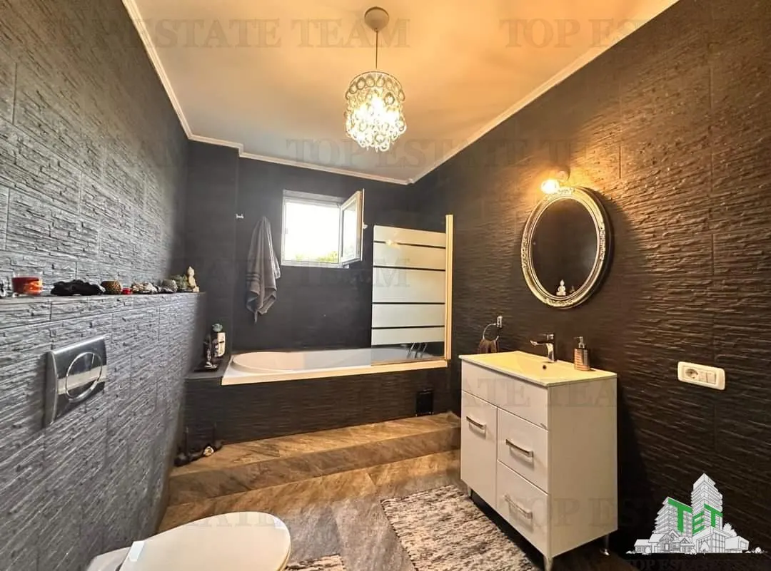 Vila moderna + casa renovata cu 2 apartamente si teren generos  -  Palazu Mare , Constanta - foto 7