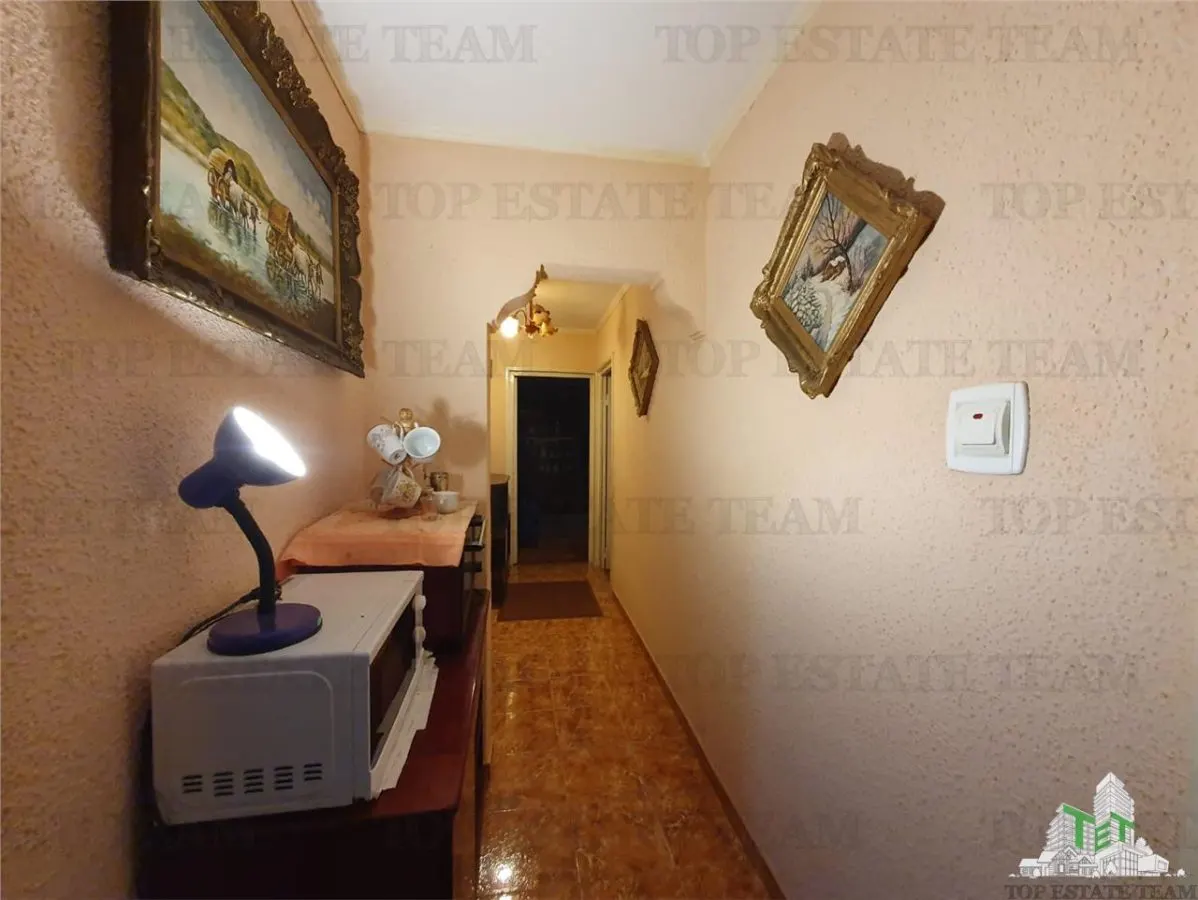 Apartament 2 camere  decomandat si beci  Brotacei Constanta - foto 12