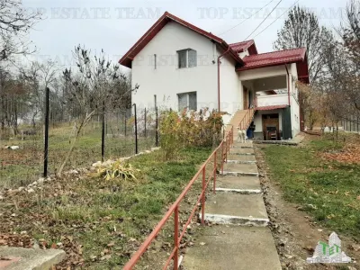 Vila cocheta de vanzare intr-o zona de basm langa Horezu in Bogdanesti (Tomsani) - Bogdanesti (Tomsani)