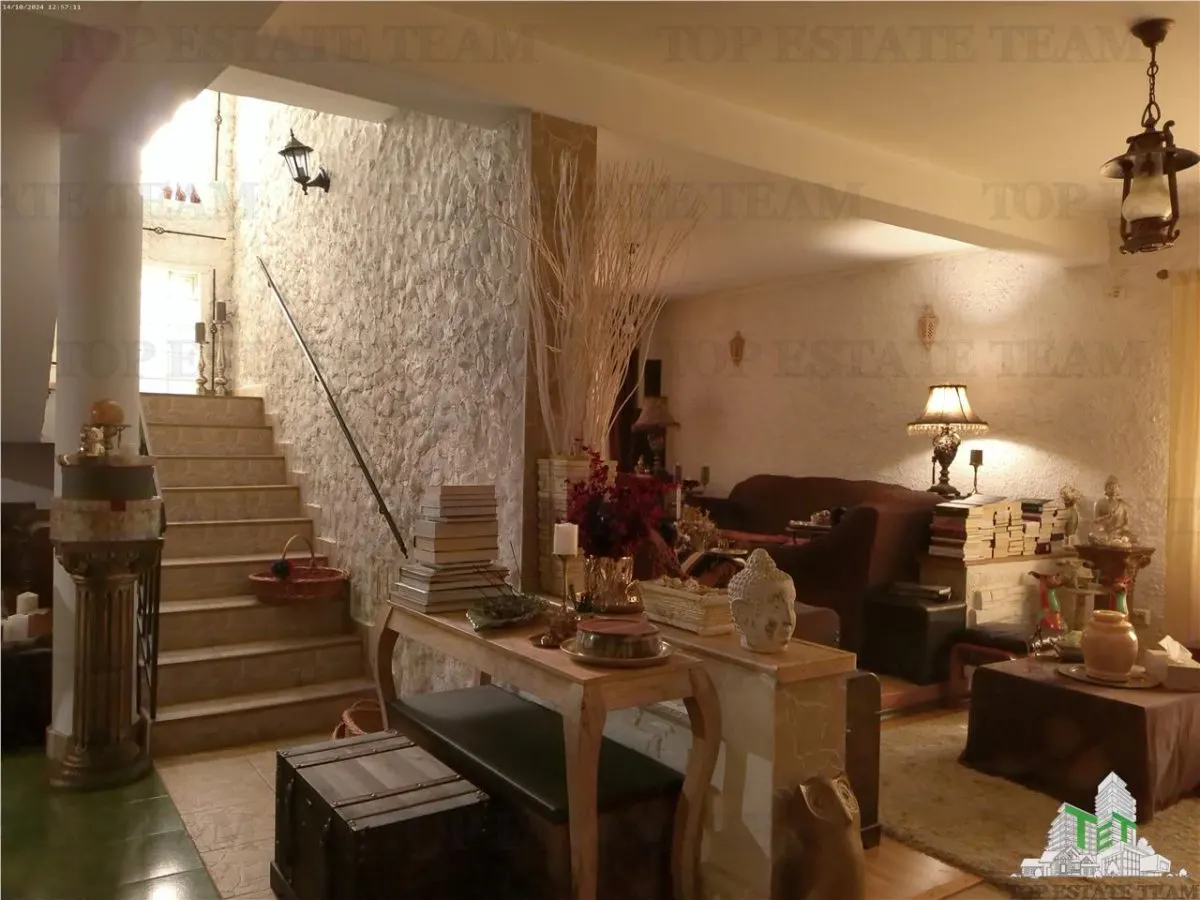 Super afacere, vila cu aspect de conac cu spatii moderne dar si clasice antichizate, orientale sau art-deco avand o curte superba ! - foto 14