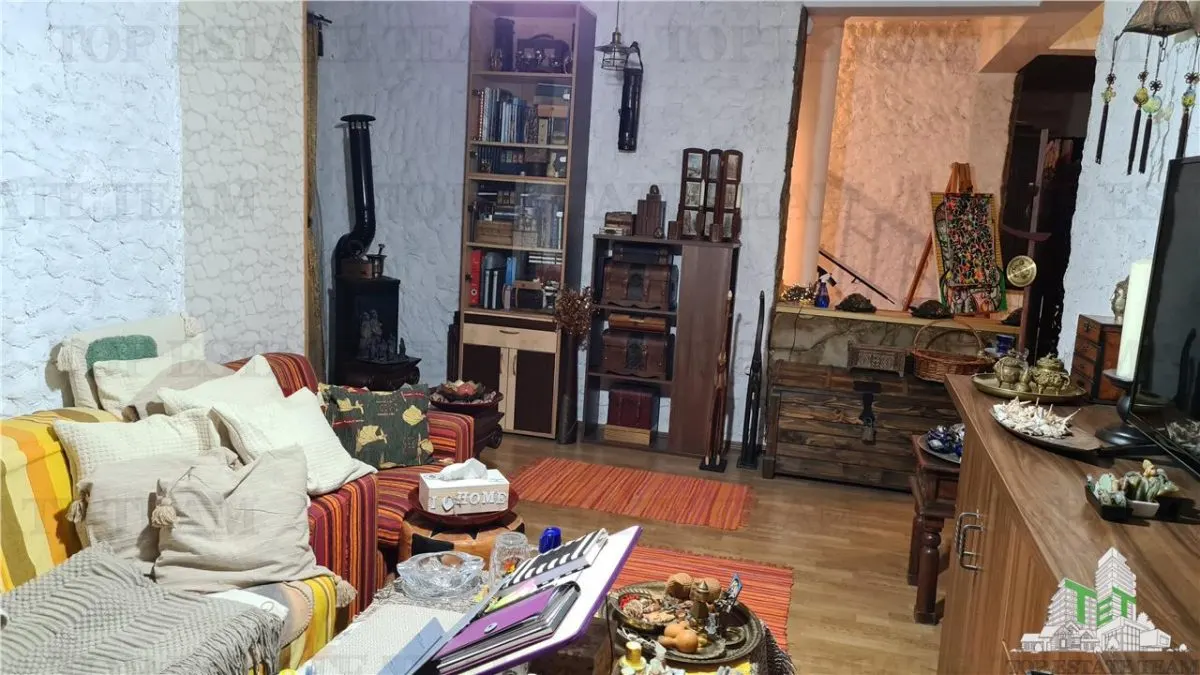 Super afacere, vila cu aspect de conac cu spatii moderne dar si clasice antichizate, orientale sau art-deco avand o curte superba ! - foto 18