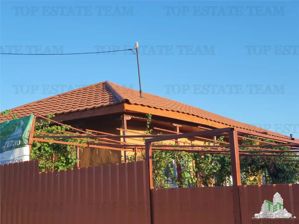 Colt de rai la tara doua case renovate cu baie, livada si vita de vie - foto 1
