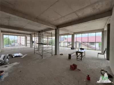 Spatiu comercial de inchiriat + parcari in Bragadiru,Ilfov - foto 2