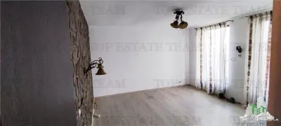VANZARE PROPIETATE 2 CASE OTOPENI - foto 19