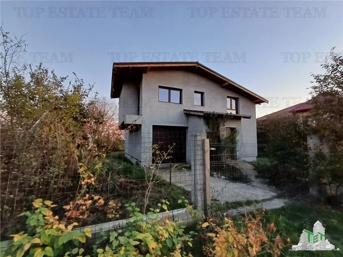Vila cu 3 Camere si teren de 700 mp de vanzare in Frumusani - foto 1
