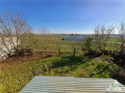 Vila cu 3 Camere si teren de 700 mp de vanzare in Frumusani - foto 11