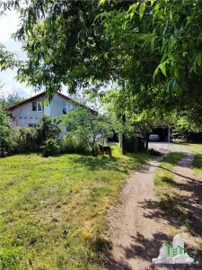 Vila 7 camere- 300 mpu+ curte 2000 mp- Giulesti- Sector 6 - Bucuresti