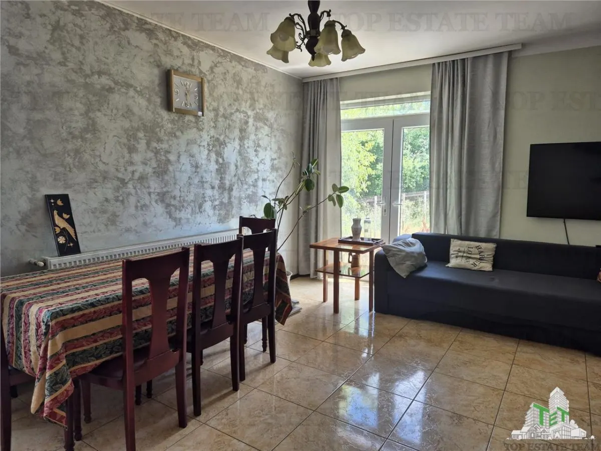 OPORTUNITATE INVESTITIE VILA CU 3000 MP PALAZU MARE - foto 1
