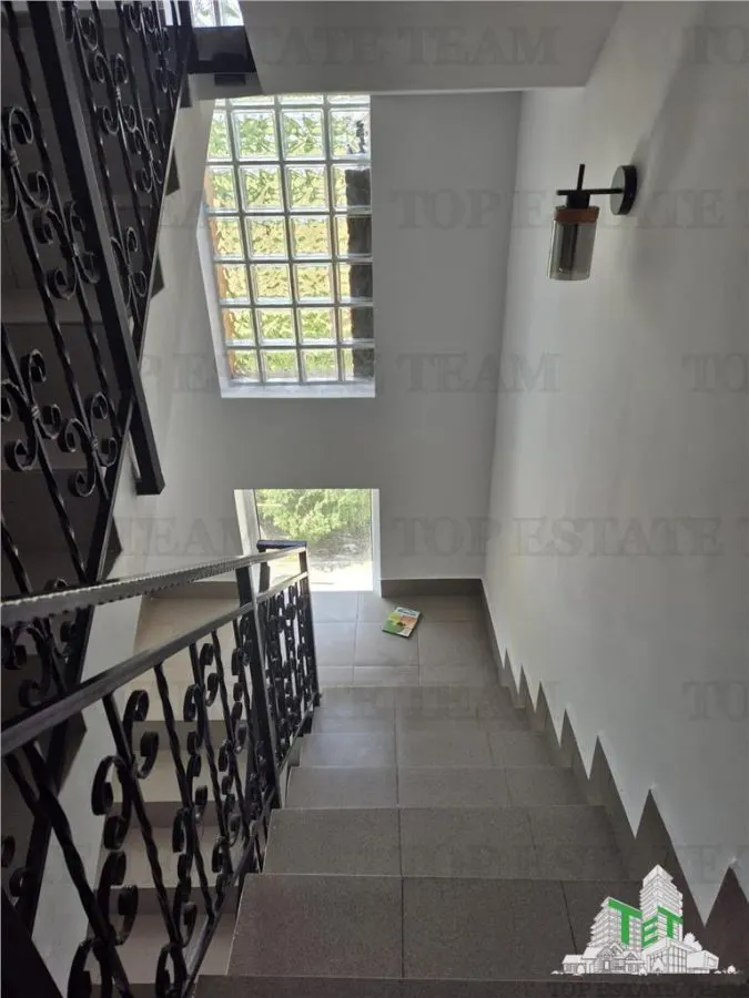 OPORTUNITATE INVESTITIE VILA CU 3000 MP PALAZU MARE - foto 3
