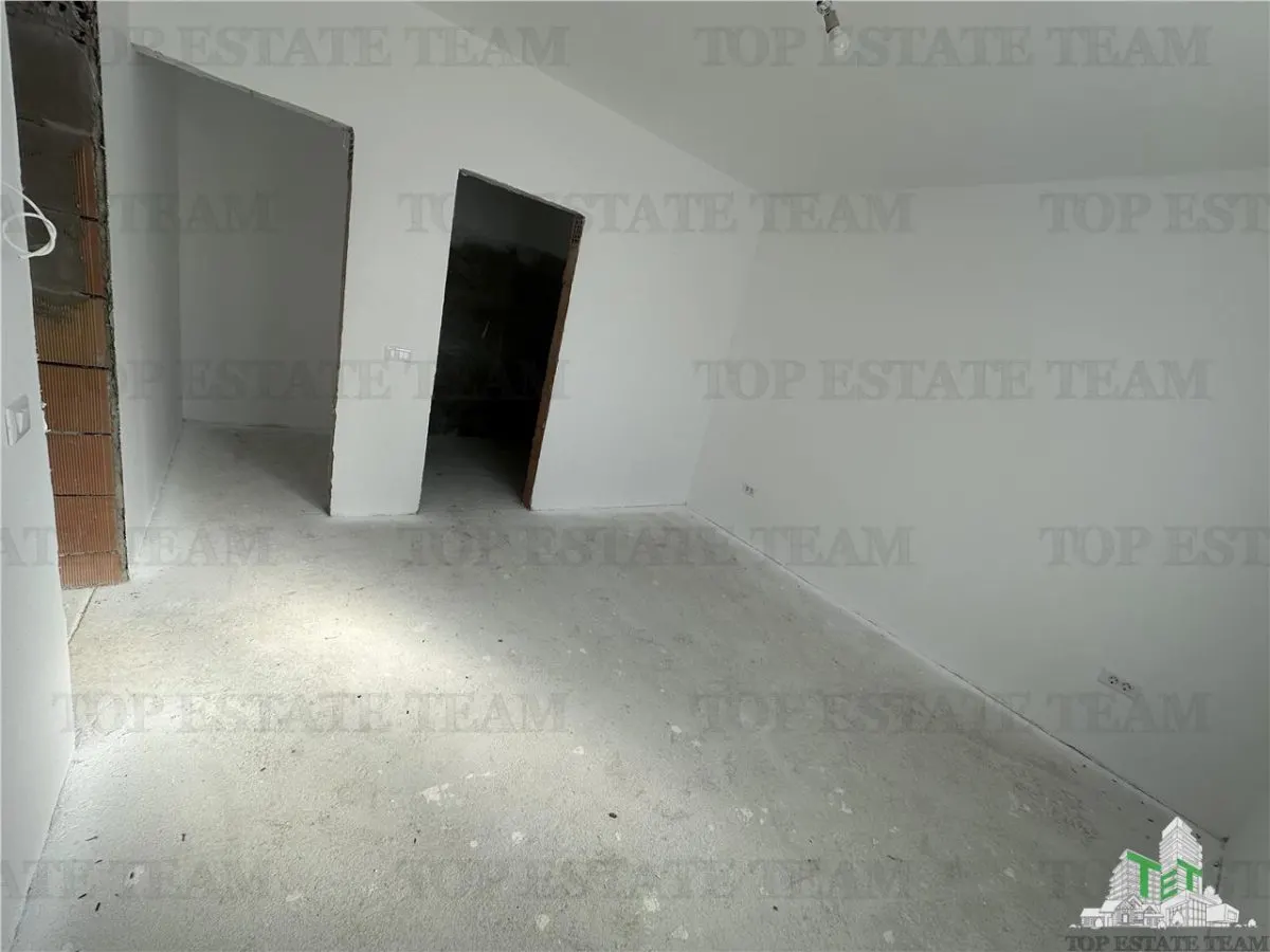 Vila cocheta cu 3 camere, dormitor matrimonall,  incalzire in pardoseala, terasa superba, si pod spatios, Calea Bucuresti , 15 minute de  metrou Pacii - foto 11