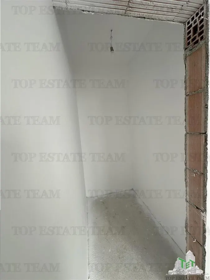 Vila cocheta cu 3 camere, dormitor matrimonall,  incalzire in pardoseala, terasa superba, si pod spatios, Calea Bucuresti , 15 minute de  metrou Pacii - foto 16