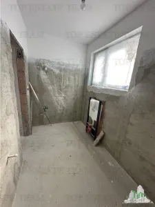Vila cocheta cu 3 camere, dormitor matrimonall,  incalzire in pardoseala, terasa superba, si pod spatios, Calea Bucuresti , 15 minute de  metrou Pacii - foto 9