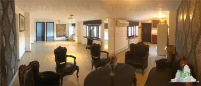 Vila de vanzare cu venit din chirie | Restaurant cu Terasa si 2 Apartamente  | Imobil  renovat  integral | Unirii - Cantemir - foto 3