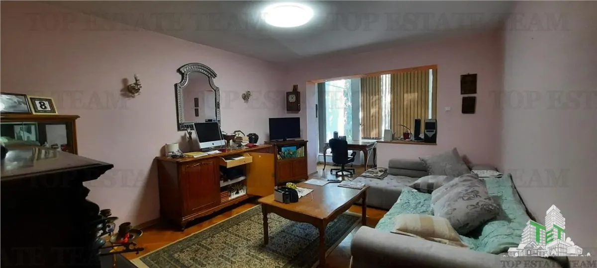 Vanzare apartament 3 camere in Vila Pajura - foto 1