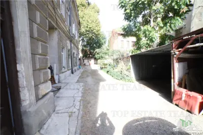 Apartament cu 4 camere  de vanzare, Ultracentral,  Kogalniceanu, curte si pod - foto 15