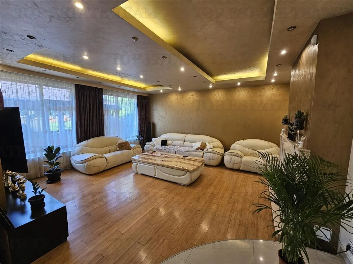 Vila spatioasa living 65mp 300metri utili in Bragadiru - foto 1