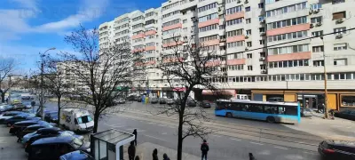Vanzare apartament 3,camere, etaj 1, piata 1 Mai - foto 2