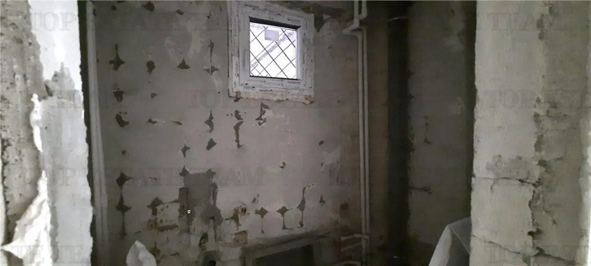 Vanzare apartament 3,camere, etaj 1, piata 1 Mai - foto 8