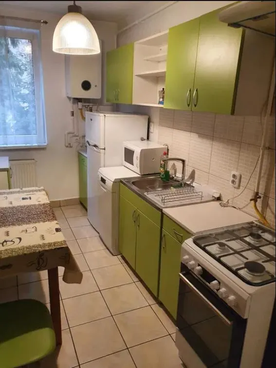 Apartament 4 camere,etaj 1,UMF,2 bai,7 Noiembrie,Targu Mures - foto 2