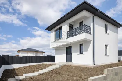 Casa Miroslava Iasi 4 camere ASFALT si CANALIZARE - Miroslava