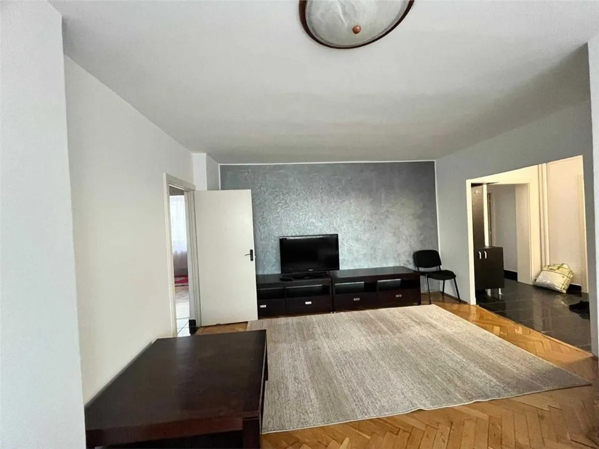Apartament 4 camere Decomandate Zona Centrala 100 Mp - foto 1