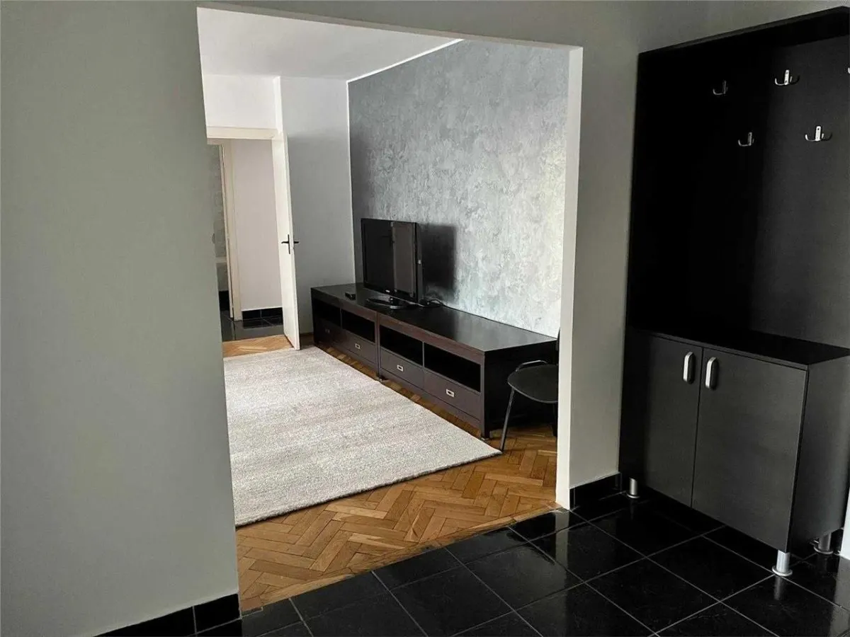 Apartament 4 camere Decomandate Zona Centrala 100 Mp - foto 3