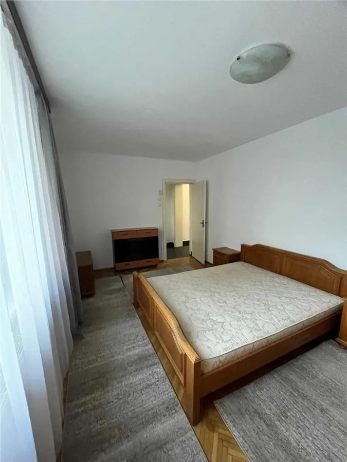 Apartament 4 camere Decomandate Zona Centrala 100 Mp - foto 6