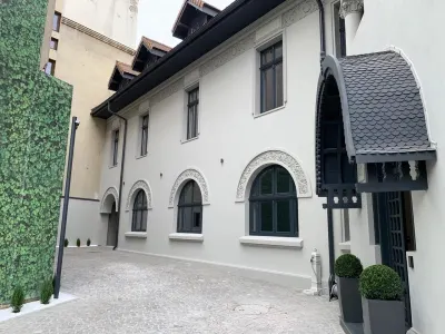 Vila brancoveneasca restaurata complet - eleganta, istorie si dotari moderne - foto 15