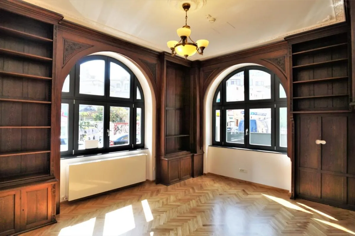 Vila brancoveneasca restaurata complet - eleganta, istorie si dotari moderne - foto 3