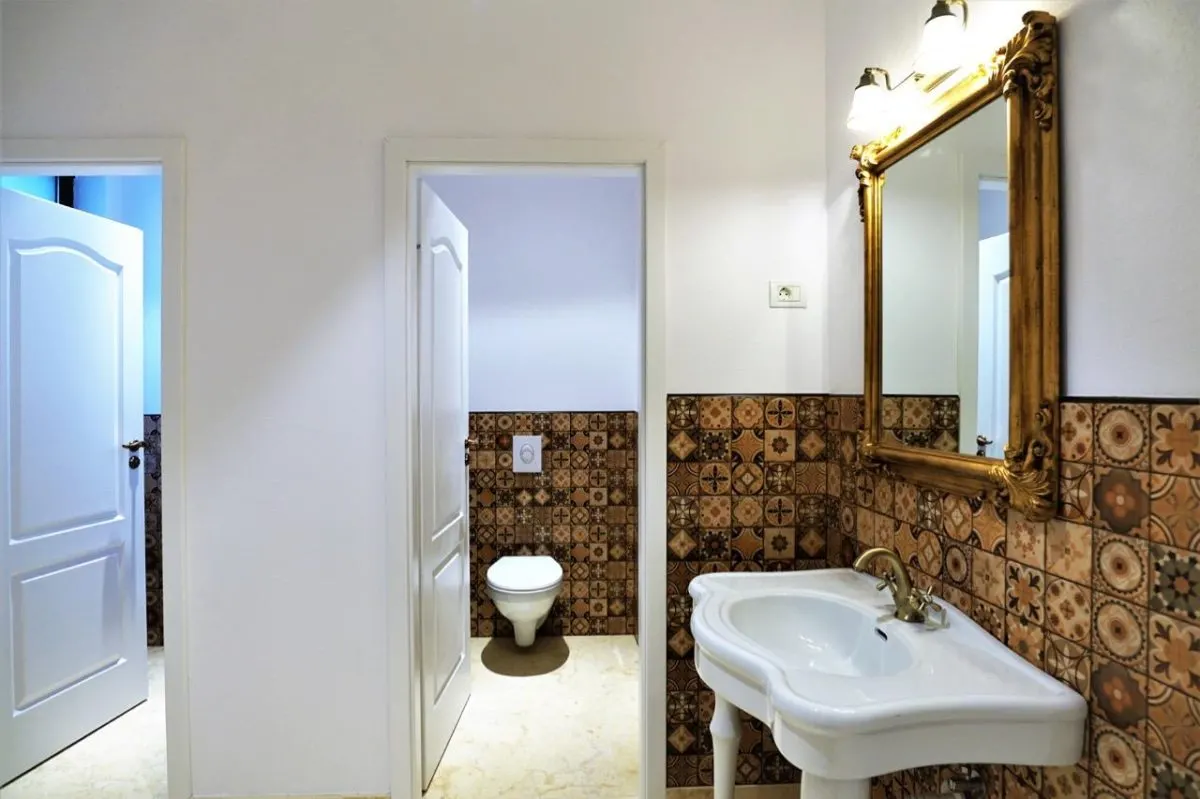 Vila brancoveneasca restaurata complet - eleganta, istorie si dotari moderne - foto 6