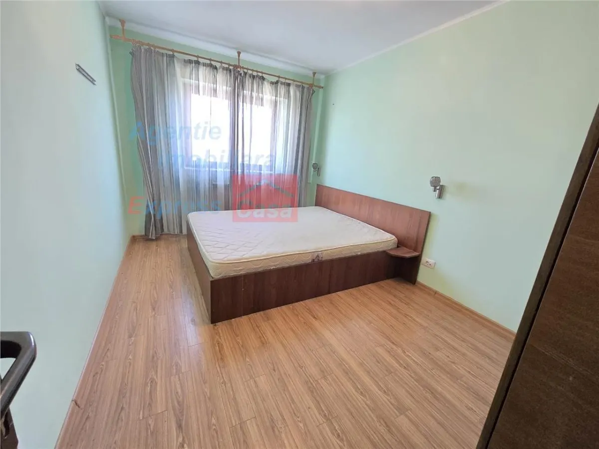 Apartament tip penthouse, 3 camere, Semicentral - foto 4