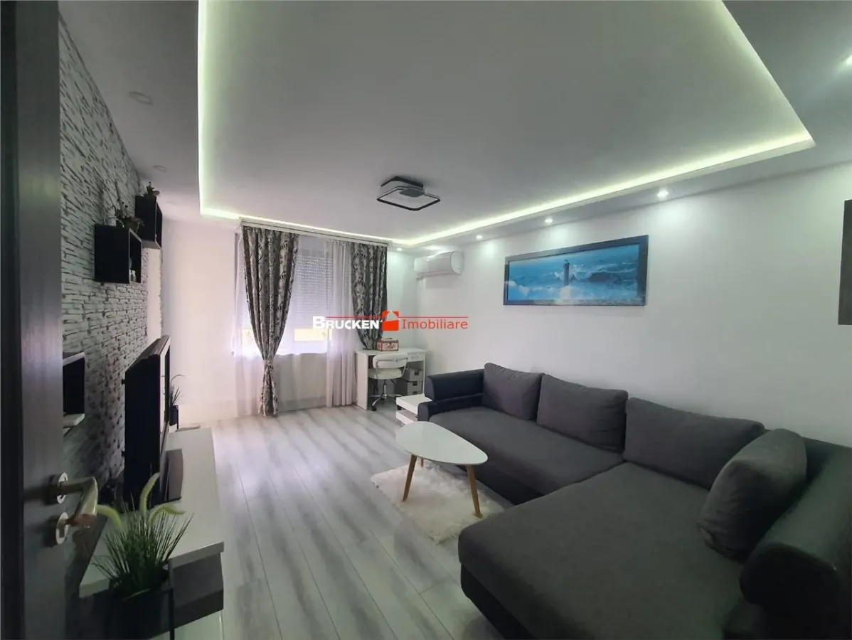 Apartament cu 2 camere de vanzare - foto 1