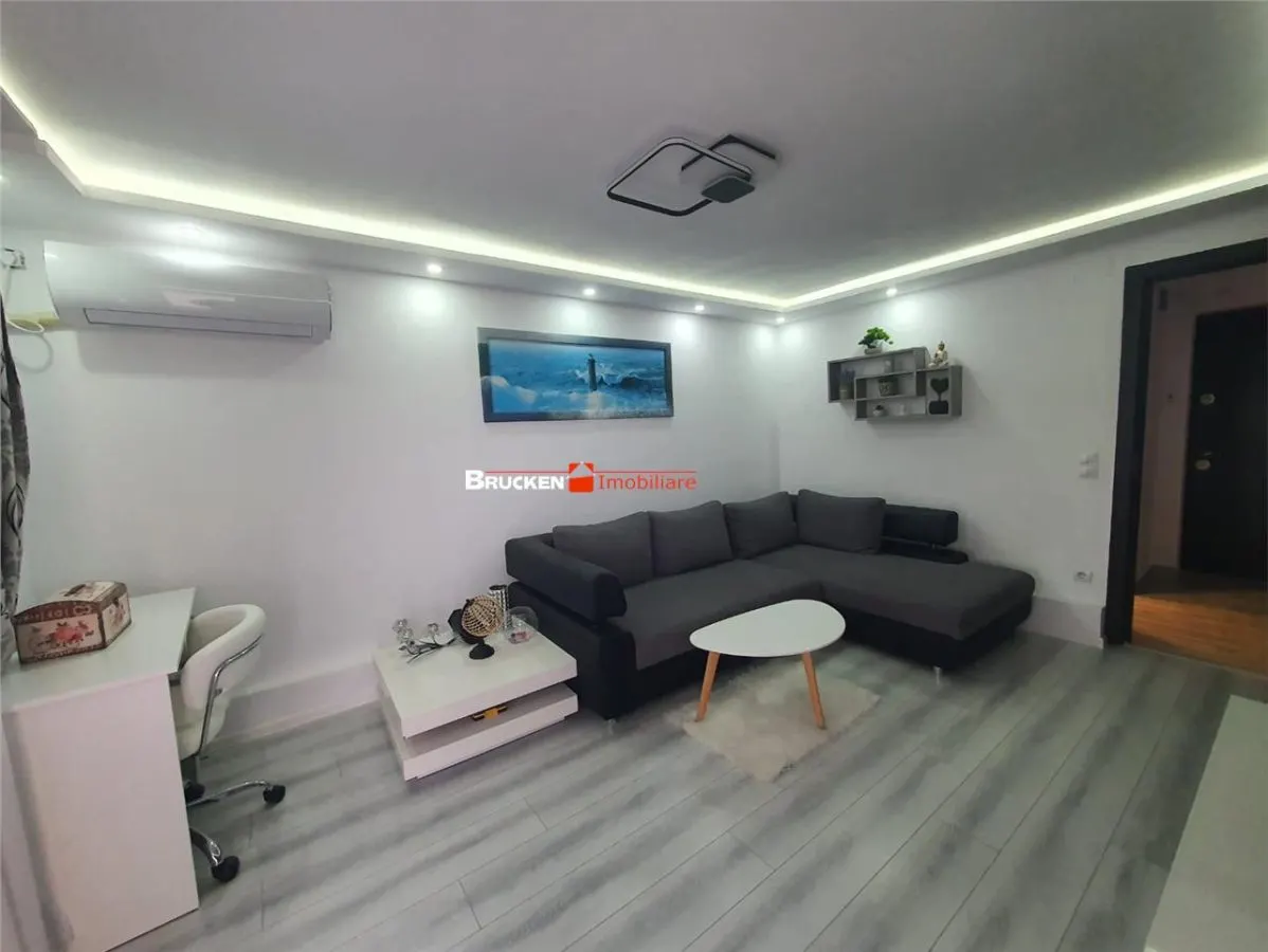 Apartament cu 2 camere de vanzare - foto 2