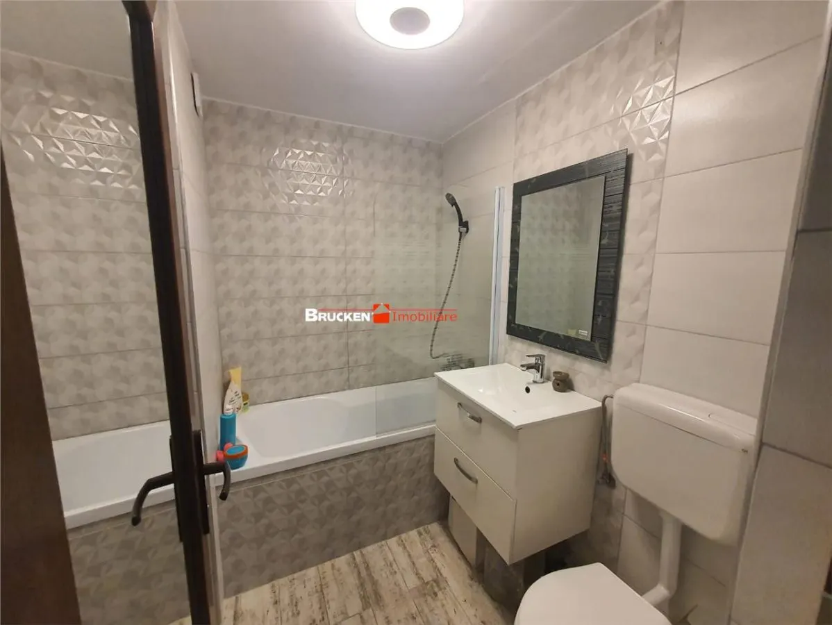 Apartament cu 2 camere de vanzare - foto 6