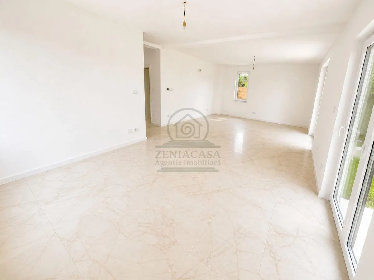 Casa Miroslava Uricani + 600 mp teren CANALIZARE ! - foto 6