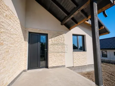 Casa 3 camere Miroslava Ciurbesti, 510 mp teren ! 120.000 euro - Miroslava