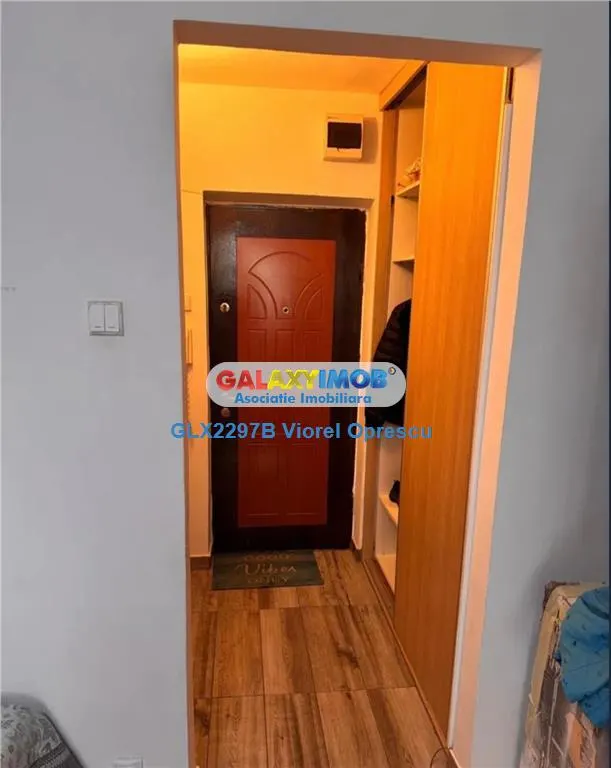 Garsoniera renovata, mobilata, bloc mixt,  Policlinica Titan, Metrou - foto 4