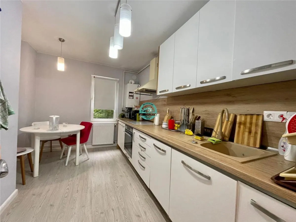 Inchiriez apartament cu 4 camere modern mobilat in 7 Noiembrie ! - foto 2