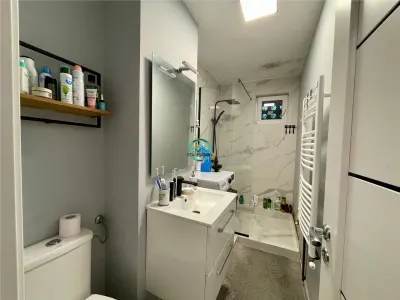 Inchiriez apartament cu 4 camere modern mobilat in 7 Noiembrie ! - foto 8