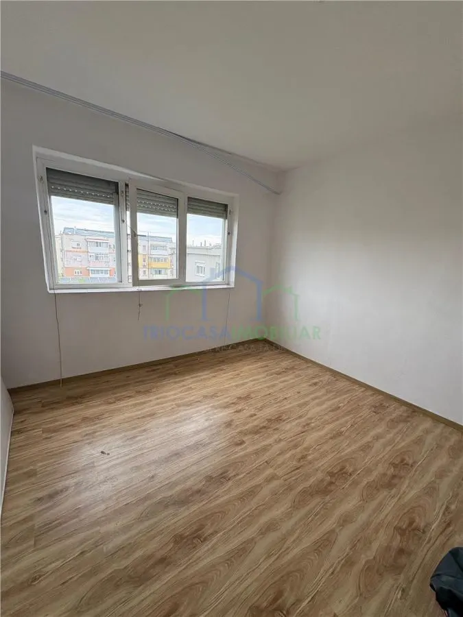 Apartament 3 camere Calafat - foto 4