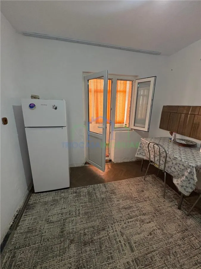 Apartament 3 camere Calafat - foto 6