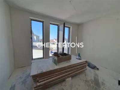 Duplex 8 camere cu doua intrari separate curte comuna Navodari - foto 9