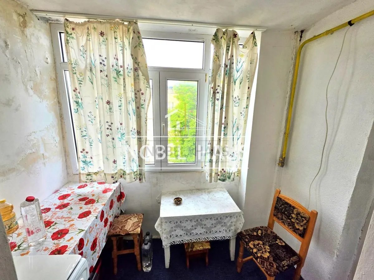 Apartament 3 camere, decomandat, etajul 4, zona biserica Sf Mina - foto 6