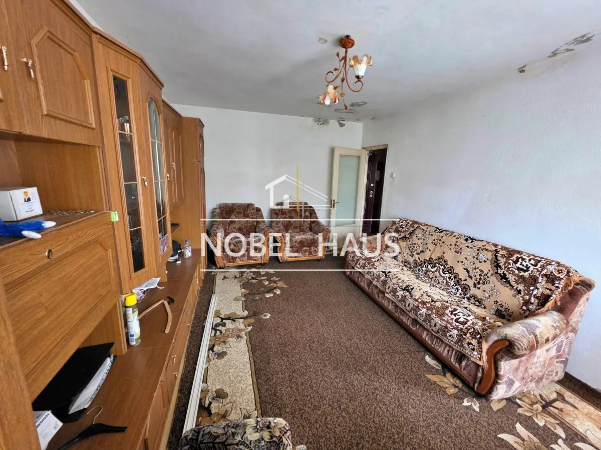 Apartament 3 camere, decomandat, etajul 4, zona biserica Sf Mina - foto 9