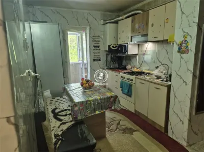 Apartament 3 camere decomandat zona Galata-Iasi - foto 5