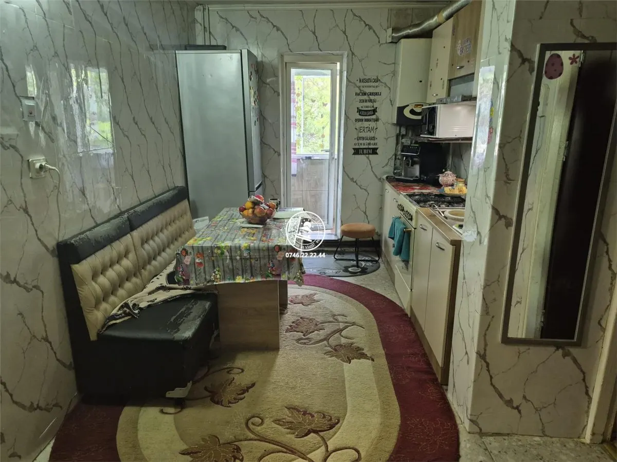 Apartament 3 camere decomandat zona Galata-Iasi - foto 6